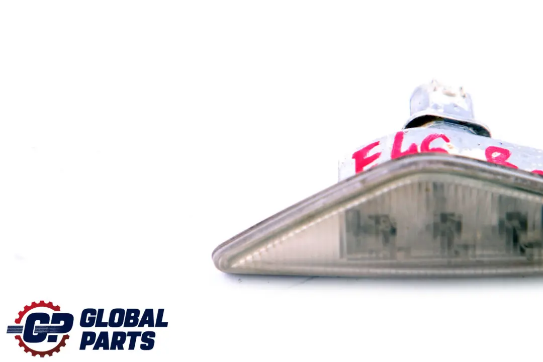 Coupé Turn Indicator Lamp Right O/S to BMW 3 Series E46 Cabrio with Part number 6920732 BMW 3 Series E46 Cabrio Coupé Turn Indicator Lamp Right O/S - SKU 6920732 - Part number 6920732