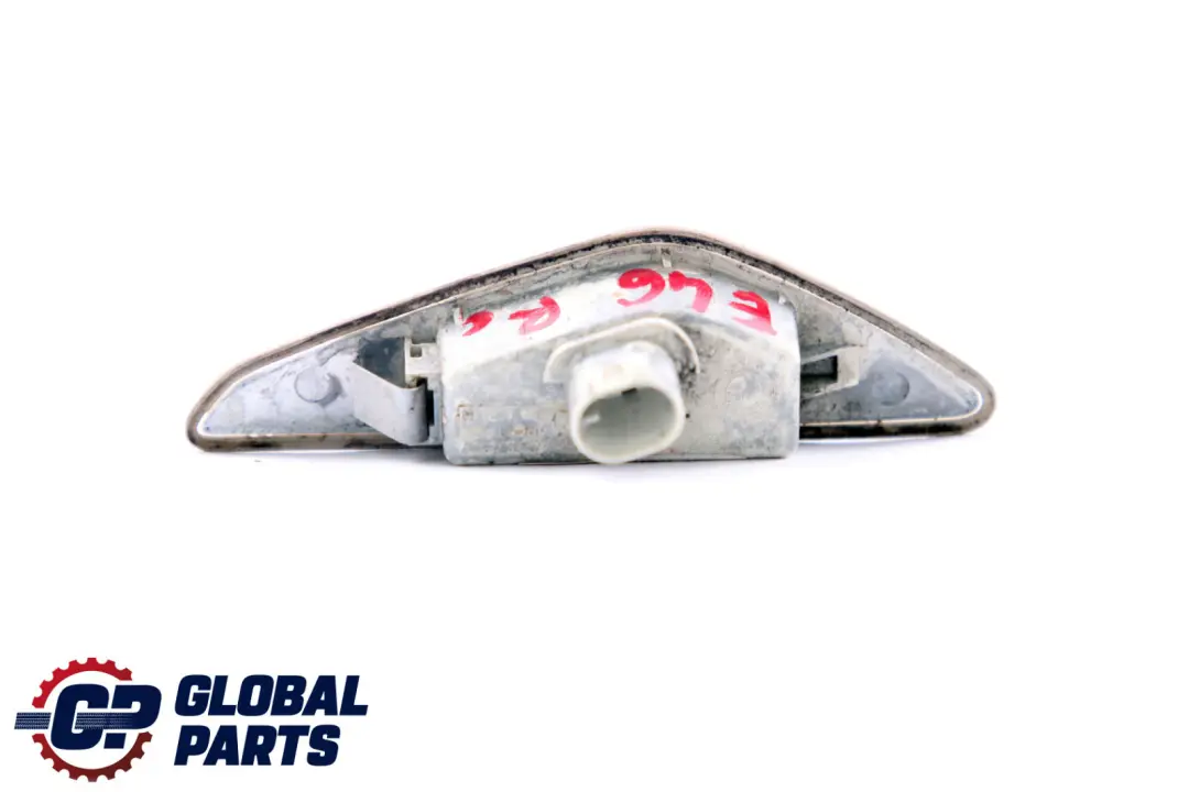 Coupé Turn Indicator Lamp Right O/S to BMW 3 Series E46 Cabrio with Part number 6920732 BMW 3 Series E46 Cabrio Coupé Turn Indicator Lamp Right O/S - SKU 6920732 - Part number 6920732