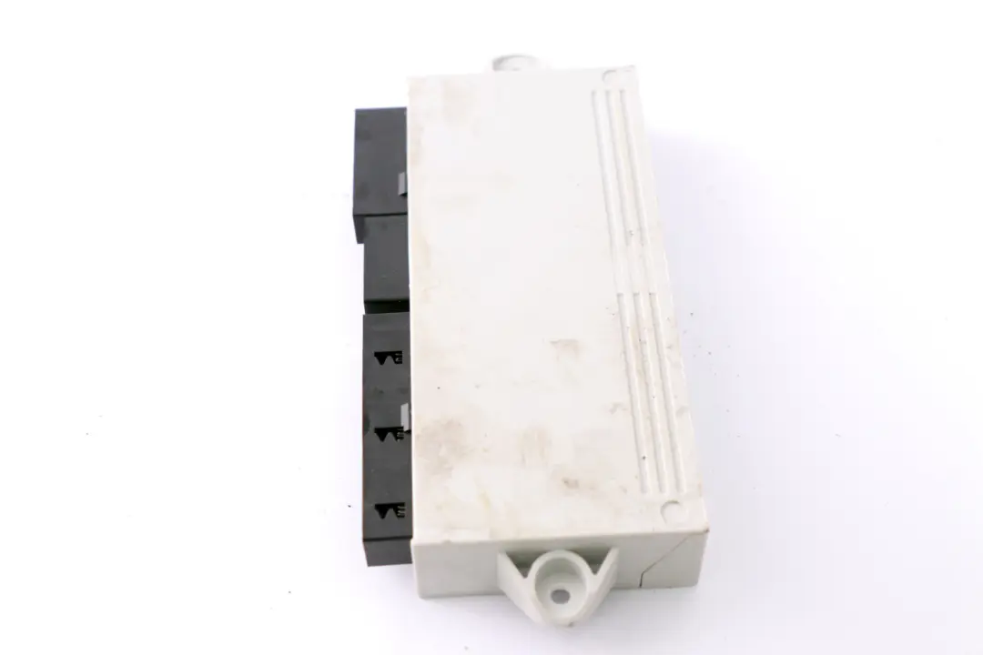 Control Unit Door Rear Driver Side to BMW 7 Series E65 E66 E67 with Part number 6921982 BMW 7 Series E65 E66 E67 Control Unit Door Rear Driver Side - SKU 6921982 - Part number 6921982