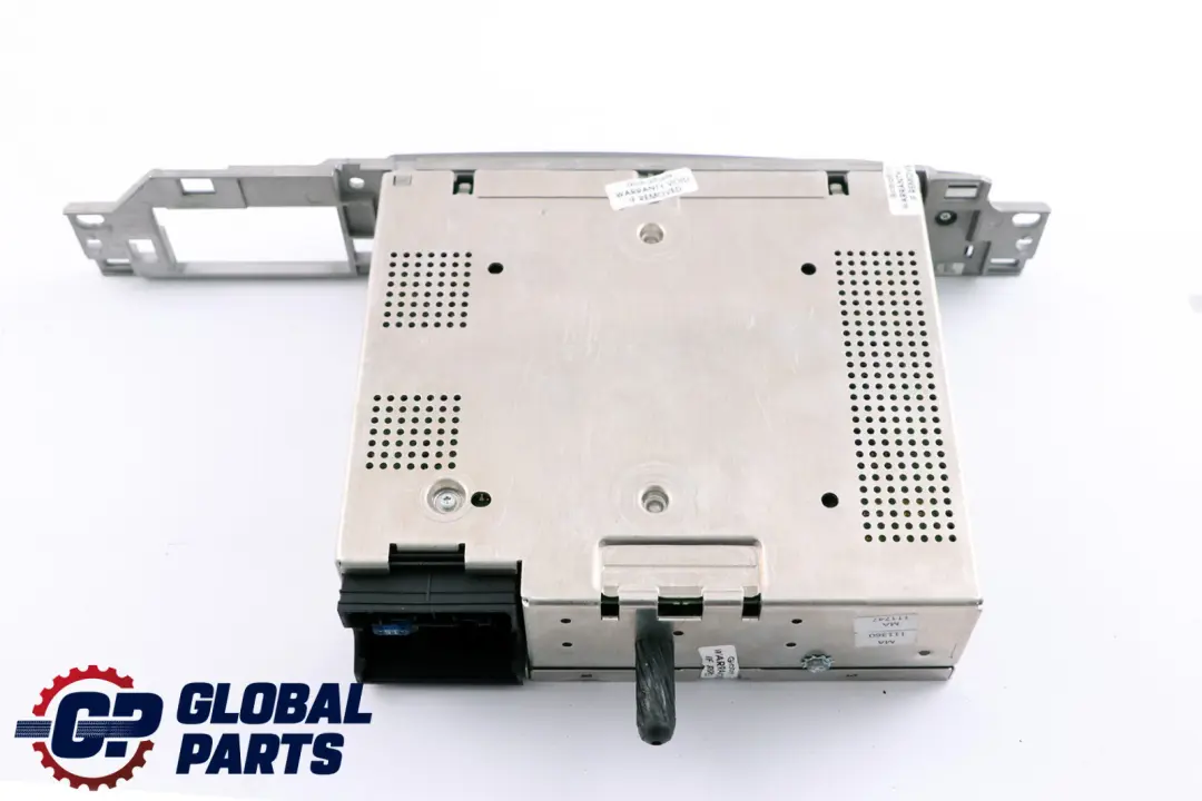 Audio System Controller Player to BMW 7 Series E65 E66 E67 CD with Part number 6922077 BMW 7 Series E65 E66 E67 CD Audio System Controller Player - SKU 6922077 - Part number 6922077