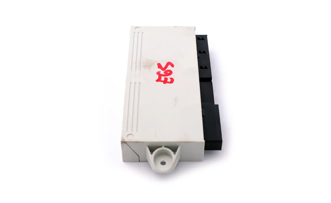 Unite de Controle Porte Avant Laterale pour BMW E65 E66 E67 à propos du numéro de pièce 6922264 BMW E65 E66 E67 Unite de Controle Porte Avant Laterale - SKU 6922264 - Numéro de pièce 6922264