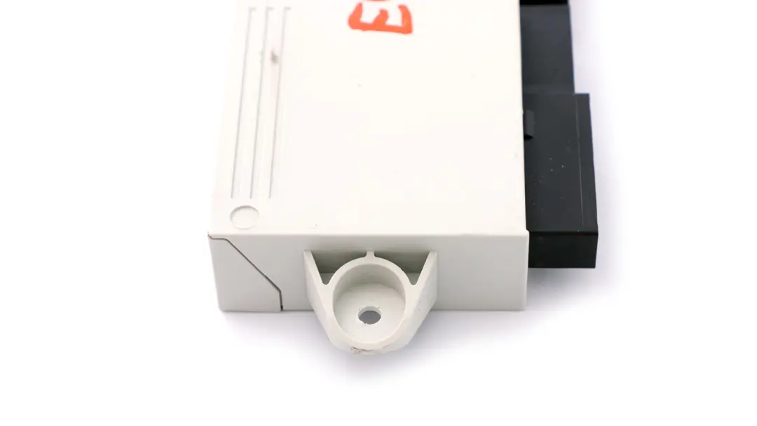 Control Unit Door Rear Driver-Side to BMW 7 Series E65 E66 E67 with Part number 61356922265 BMW 7 Series E65 E66 E67 Control Unit Door Rear Driver-Side - SKU 6922265 - Part number 61356922265