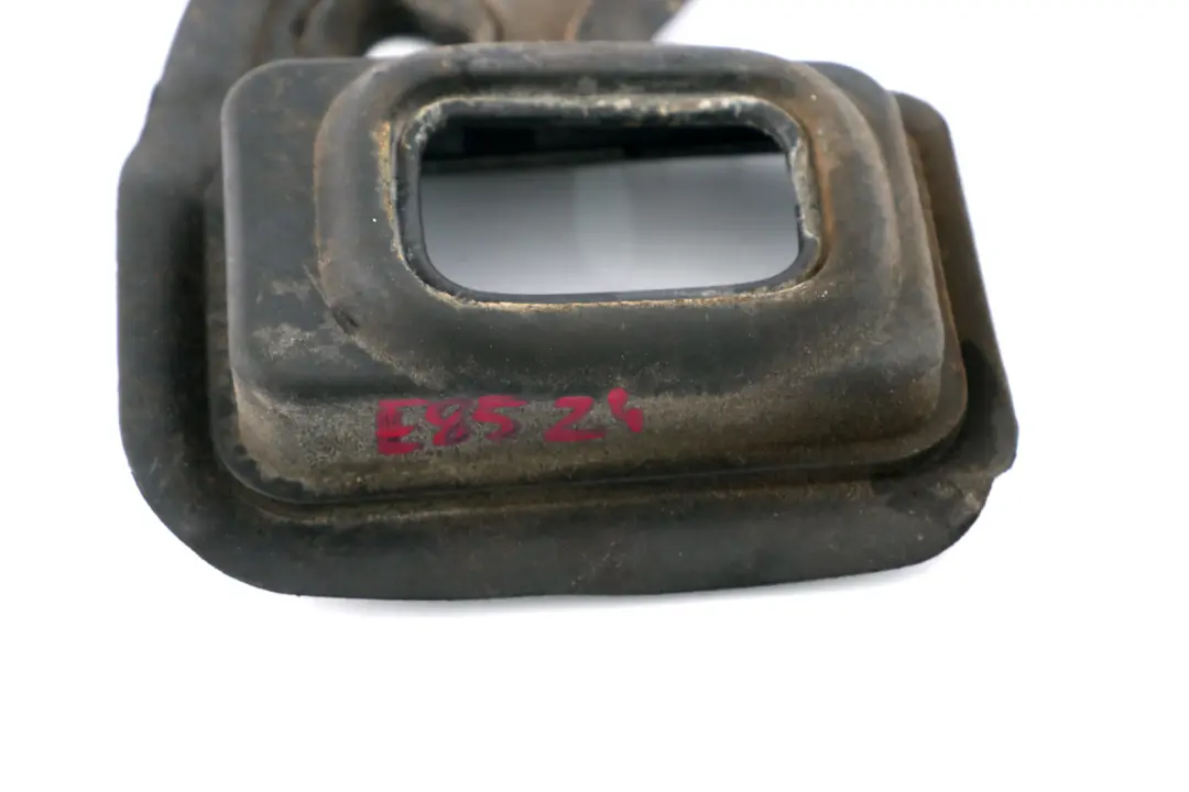 Grommet Coolant Lines A/C Seal Gasket to BMW Z4 E85 E86 with Part number 6922305 BMW Z4 E85 E86 Grommet Coolant Lines A/C Seal Gasket - SKU 6922305 - Part number 6922305