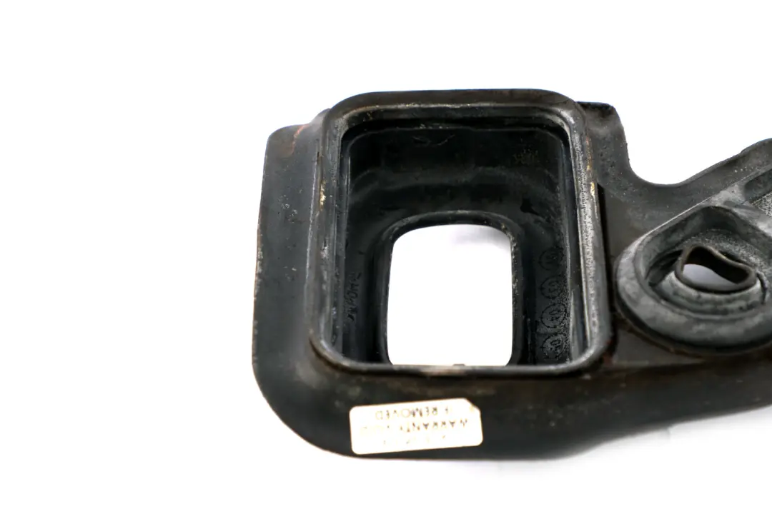 Guarnizione Linee Refrigerante A/C per BMW Z4 E85 E86 con numero di parte 6922305 BMW Z4 E85 E86 Guarnizione Linee Refrigerante A/C - SKU 6922305 - Numero di parte 6922305