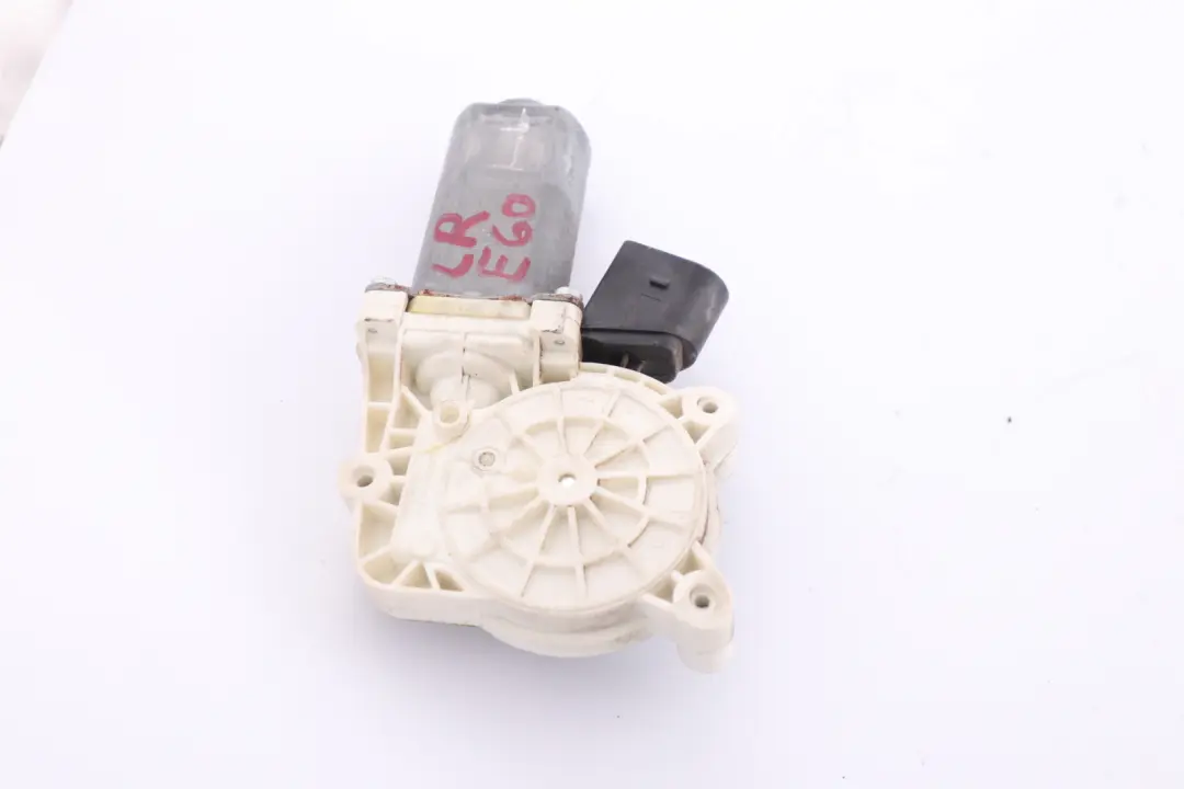 Moteur de Leve Vitre Arriere Gauche Porte pour BMW E60 E61 LCI à propos du numéro de pièce 6922319 BMW E60 E61 LCI Moteur de Leve Vitre Arriere Gauche Porte - SKU 6922319 - Numéro de pièce 6922319