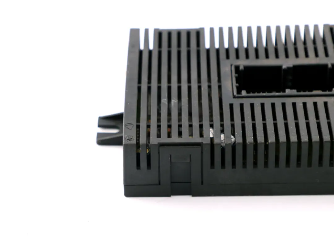 Light Control Unit Module DYN.LWR Lear to BMW 7 Series E65 with Part number 6922663 BMW 7 Series E65 Light Control Unit Module DYN.LWR Lear - SKU 6922663 - Part number 6922663
