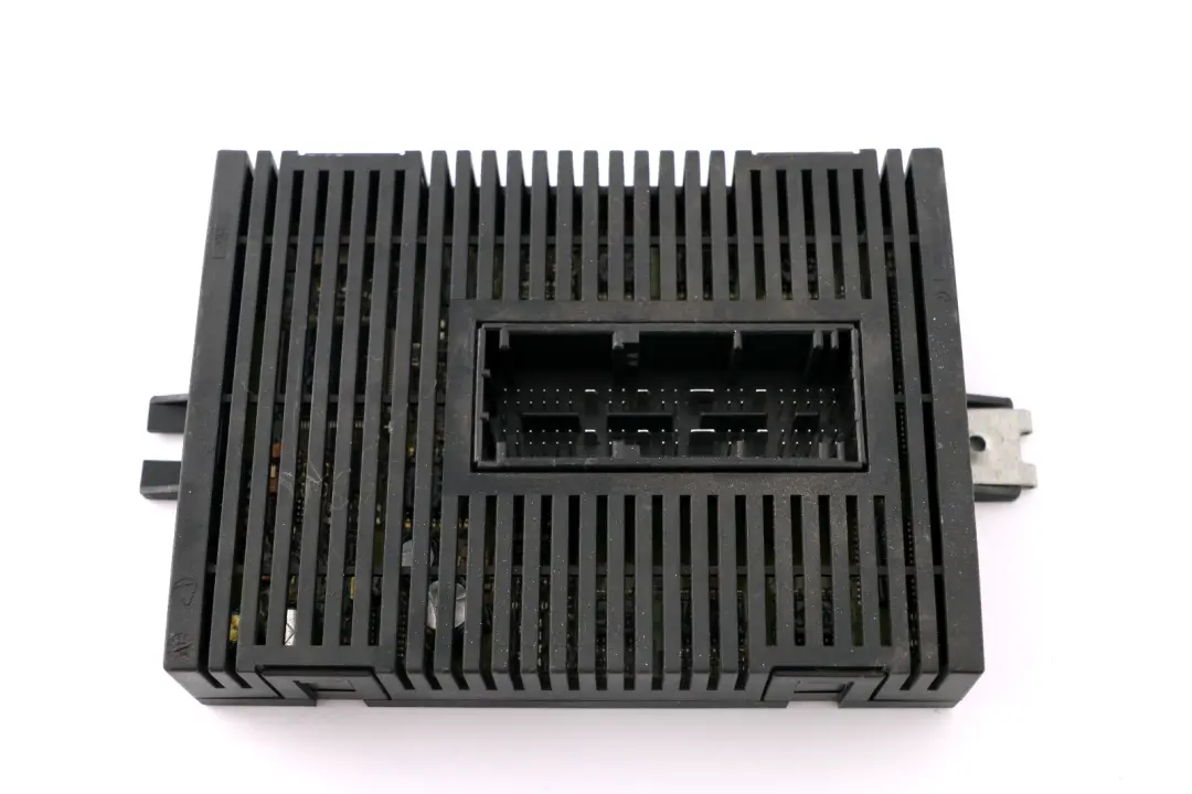 Light Control Unit Module DYN.LWR Lear to BMW 7 Series E65 with Part number 6922663 BMW 7 Series E65 Light Control Unit Module DYN.LWR Lear - SKU 6922663 - Part number 6922663
