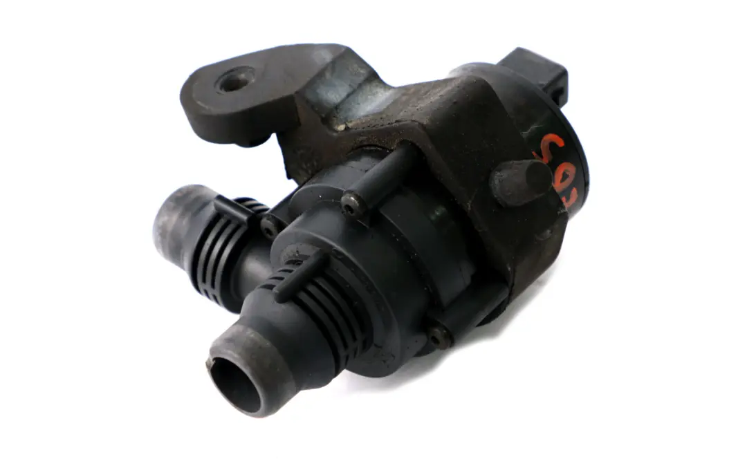 Additional Auxiliary Water Pump to BMW E65 E66 E67 with Part number 6922699 BMW E65 E66 E67 Additional Auxiliary Water Pump - SKU 6922699 - Part number 6922699