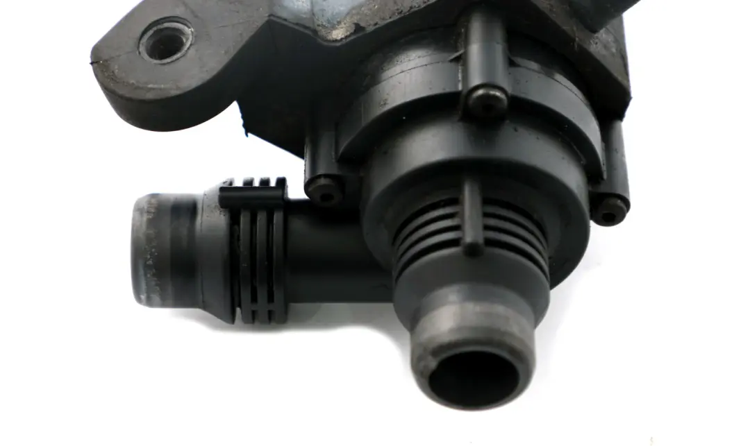 BMW E65 E66 E67 Dodatkowa Pompa Wody - SKU 6922699 - Numer Części 6922699