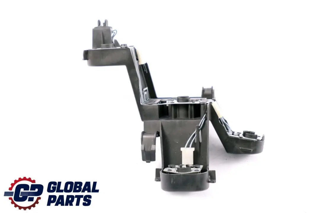 Portalamparas Trasero Izquierdo para Intermitente Blanco Tapa para BMW E60 con número de pieza 6923305 BMW E60 Portalamparas Trasero Izquierdo para Intermitente Blanco Tapa - SKU 6923305 - Número de pieza 6923305