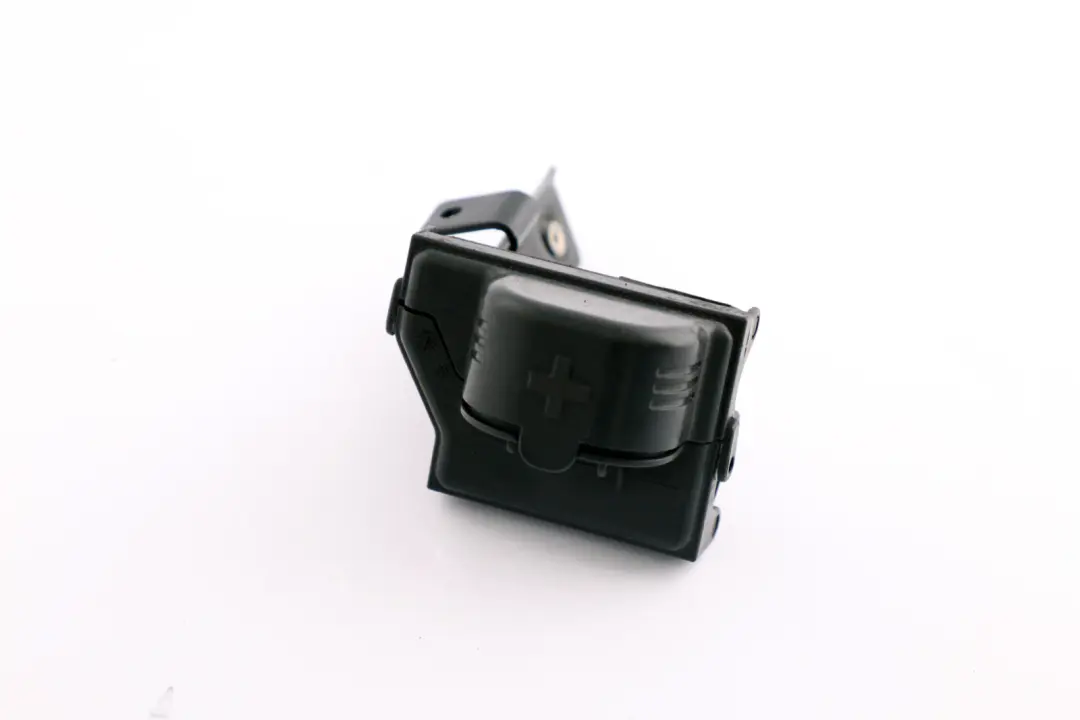 Terminal B Punto Compartimento Motor para BMW E60 E60N E61 E61N E63 con número de pieza 6923945 BMW E60 E60N E61 E61N E63 Terminal B Punto Compartimento Motor - SKU 6923945-1 - Número de pieza 6923945