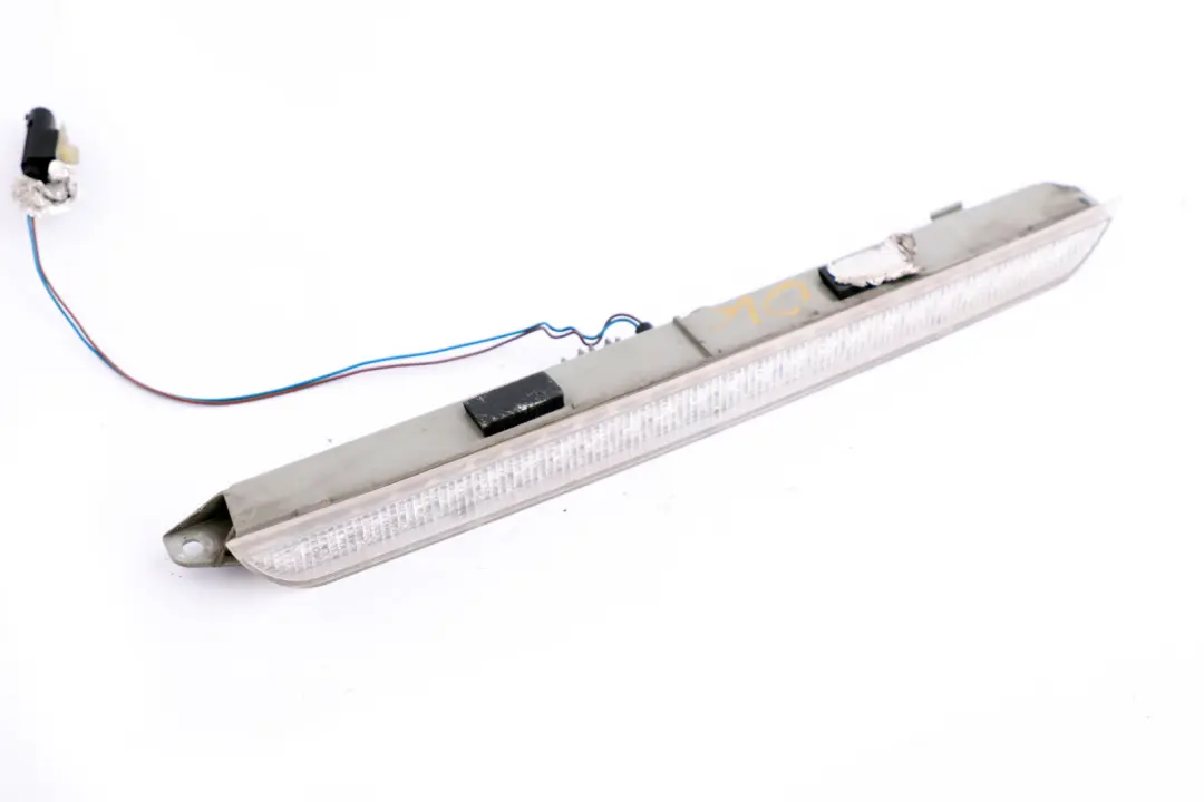 Tercera Luz De Freno Trasera Luz De Freno Blanco para BMW E53 con número de pieza 6923970 BMW E53 Tercera Luz De Freno Trasera Luz De Freno Blanco - SKU 6923970 - Número de pieza 6923970