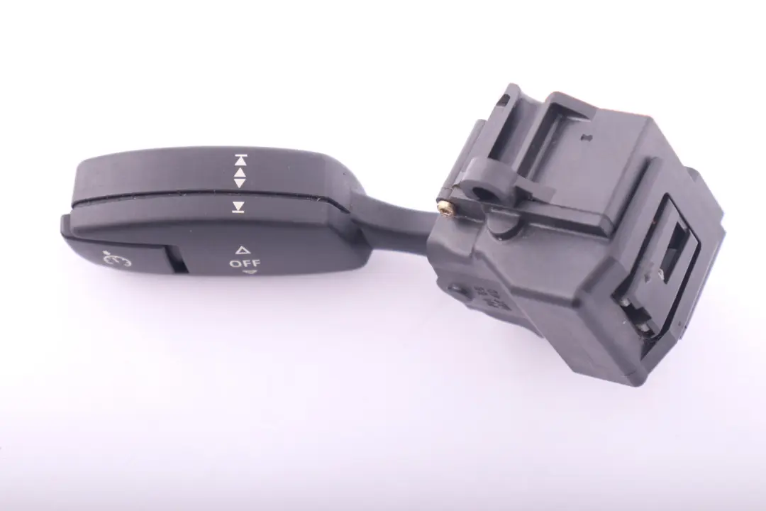 Botón Interruptor Control Crucero para BMW E60 E61 E63 E64 con número de pieza 6924104 BMW E60 E61 E63 E64 Botón Interruptor Control Crucero - SKU 6924104 - Número de pieza 6924104