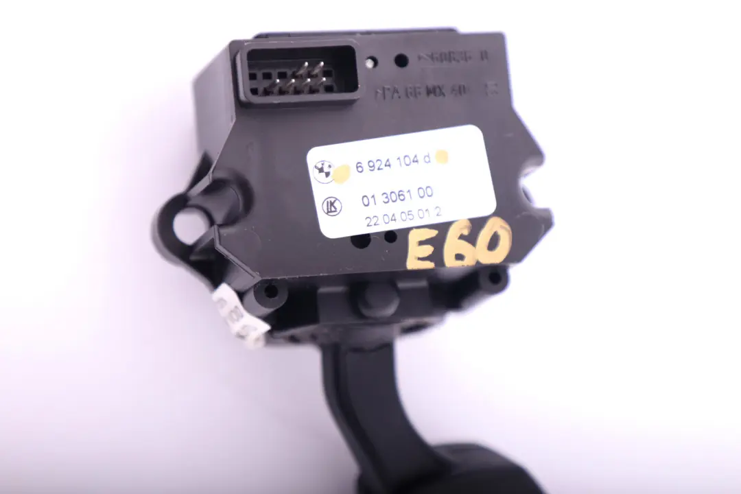 Schalter Geschwindigkeitsregelung Tempomat für BMW E60 E61 E63 E64 mit Teilenummer 6924104 BMW E60 E61 E63 E64 Schalter Geschwindigkeitsregelung Tempomat - SKU 6924104 - Teilenummer 6924104