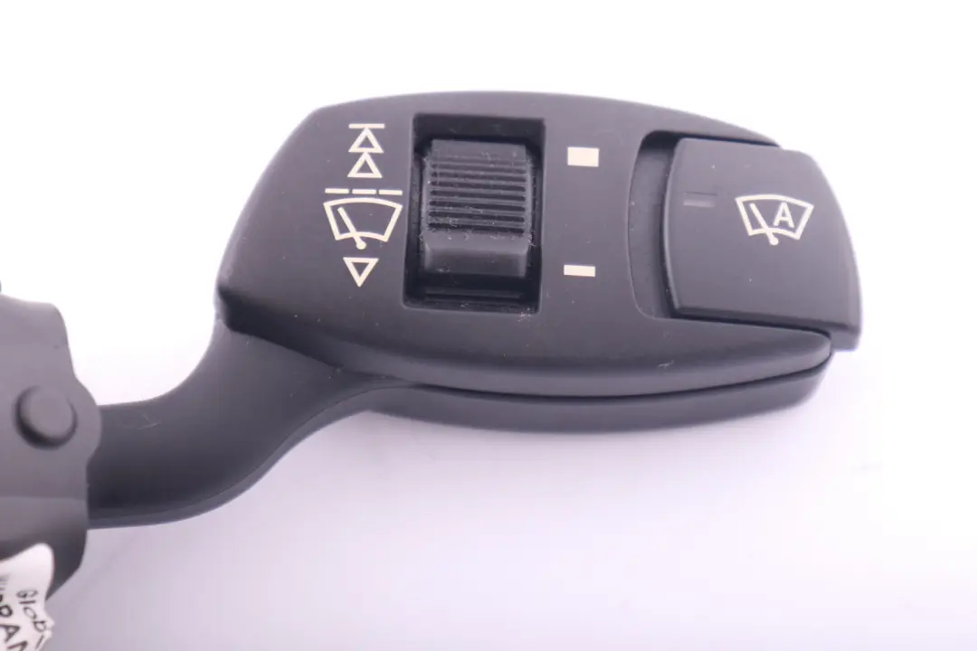 Leva Interruttore Tergicristallo Piantone Sterzo per BMW E60 E63 E64 con numero di parte 6924106 BMW E60 E63 E64 Leva Interruttore Tergicristallo Piantone Sterzo - SKU 6924106 - Numero di parte 6924106