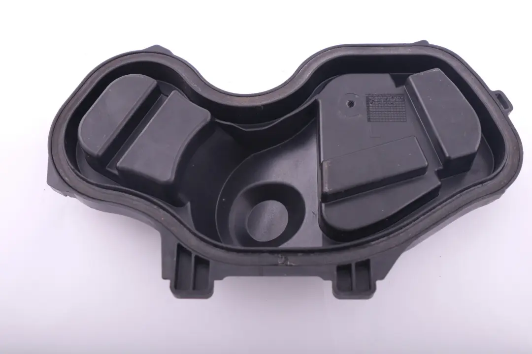 Tapa Bombilla Faro Delantero Izquierda para BMW E81 E82 E87 E87N E88 con número de pieza 6924493 BMW E81 E82 E87 E87N E88 Tapa Bombilla Faro Delantero Izquierda - SKU 6924493 - Número de pieza 6924493