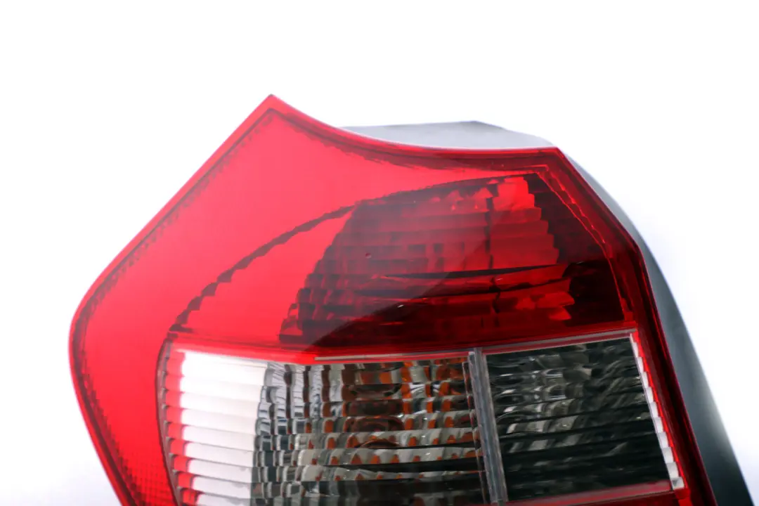 BMW E87 Lámpara De Luz Trasera Izquierda - SKU 6924501 - Número de pieza 6924501
