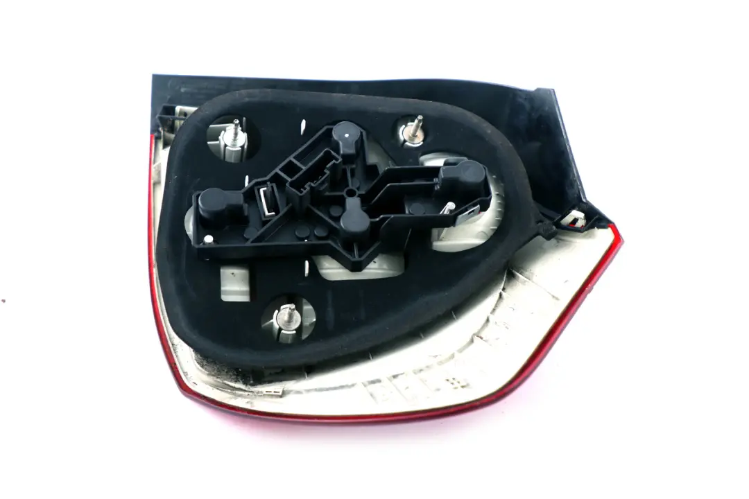Feu Arriere Lampe Arriere Gauche Precedent 6321 BMW E87 - SKU 6924501 - Numéro de pièce 6924501