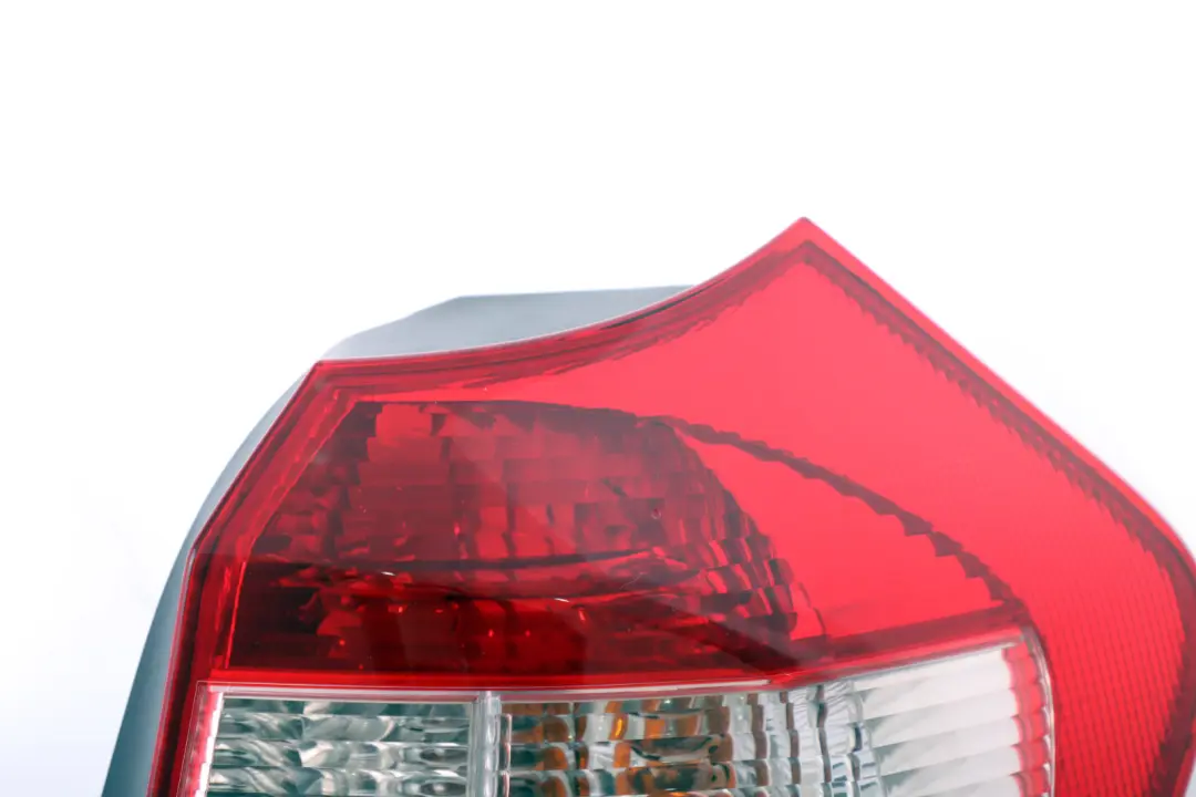 Fanale Posteriore Posteriore Destro per BMW E87 con numero di parte 6924502 BMW E87 Fanale Posteriore Posteriore Destro - SKU 6924502 - Numero di parte 6924502