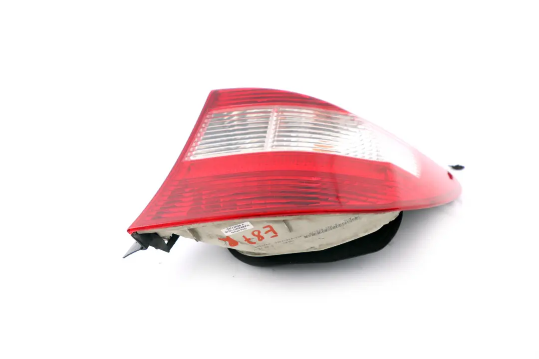 Fanale Posteriore Posteriore Destro per BMW E87 con numero di parte 6924502 BMW E87 Fanale Posteriore Posteriore Destro - SKU 6924502 - Numero di parte 6924502