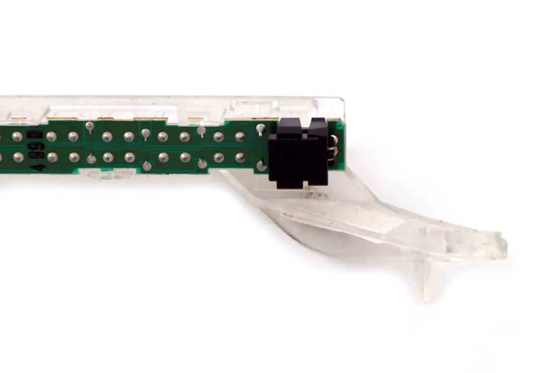 BMW 1 Series E81 E87 E87N Rear High Lever Brake Light Third Stop Lamp Clear - SKU 6924673-1 - Part number 6924673