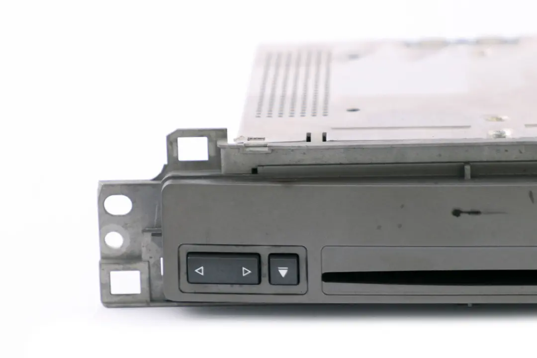 Audio System Controller Player to BMW 7 Series E65 E66 E67 CD with Part number 6924845 BMW 7 Series E65 E66 E67 CD Audio System Controller Player - SKU 6935620 - Part number 6924845