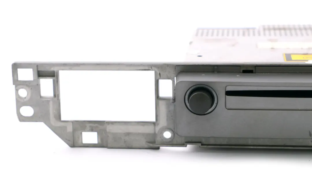 Audio System Controller Player to BMW 7 Series E65 E66 E67 CD with Part number 6924845 BMW 7 Series E65 E66 E67 CD Audio System Controller Player - SKU 6935620 - Part number 6924845