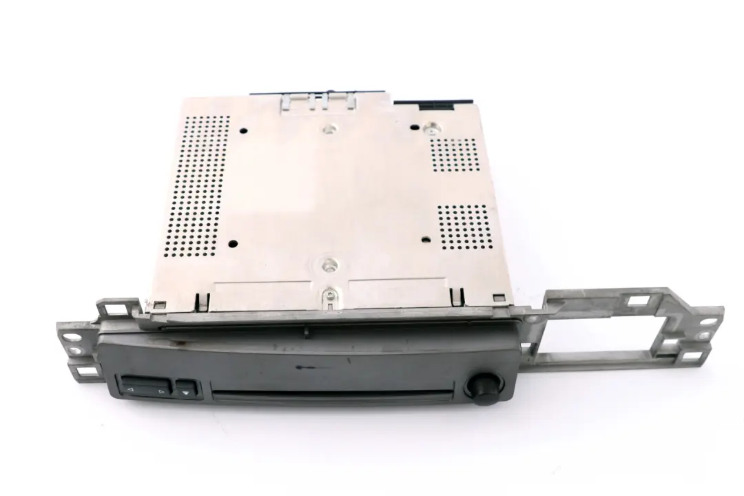 Audio System Controller Player to BMW 7 Series E65 E66 E67 CD with Part number 6924845 BMW 7 Series E65 E66 E67 CD Audio System Controller Player - SKU 6935620 - Part number 6924845