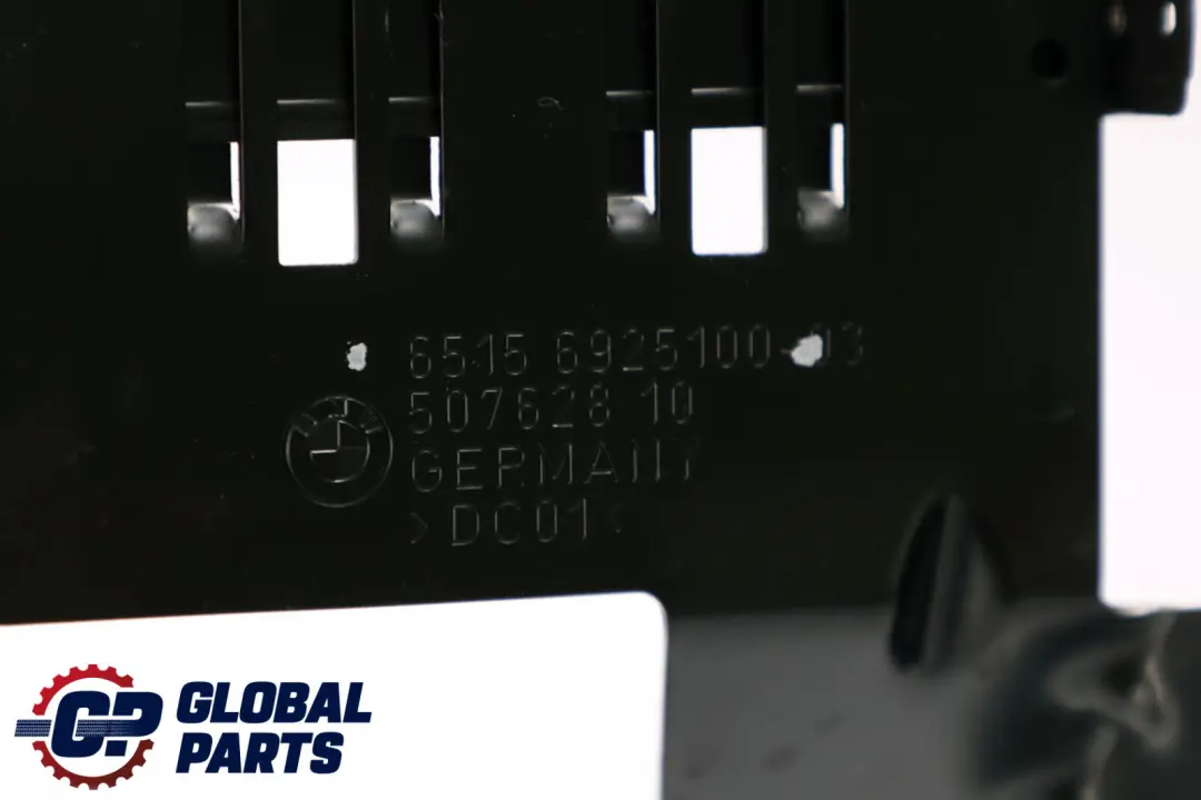 Uchwyt Mocowanie Wzmacniacza Hifi do BMW E60 o numerze 6925100 BMW E60 Uchwyt Mocowanie Wzmacniacza Hifi - SKU 6925100 - Numer Części 6925100