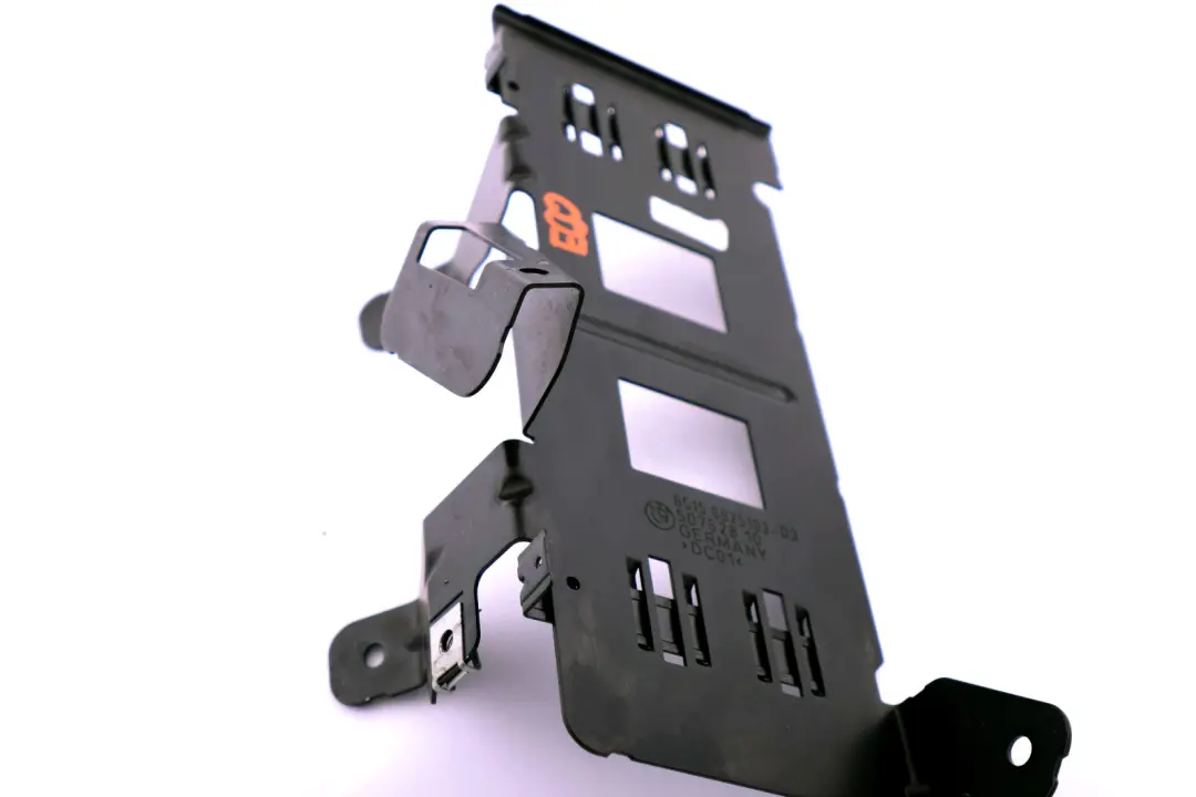 Halter Top-Hifi-Systemverstärker für BMW 5 er E60 mit Teilenummer 6925103 BMW 5 er E60 Halter Top-Hifi-Systemverstärker - SKU 6925103 - Teilenummer 6925103