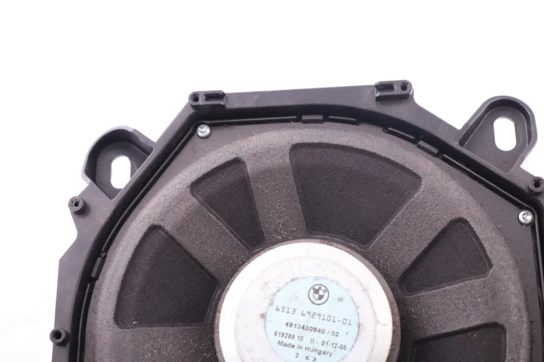 Głośnik Niskotonowy Prawo do BMW E87 E90 E91 o numerze 6925334 BMW E87 E90 E91 Głośnik Niskotonowy Prawo - SKU 6925334 - Numer Części 6925334