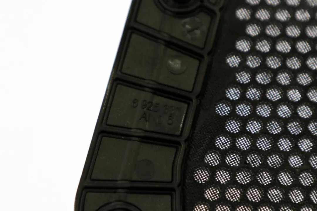 Central Haut-Parleur Tailler Couverture pour BMW 3 Serie E90 E91 E92 LCI à propos du numéro de pièce 6925337 BMW 3 Serie E90 E91 E92 LCI Central Haut-Parleur Tailler Couverture - SKU 6925337 - Numéro de pièce 6925337