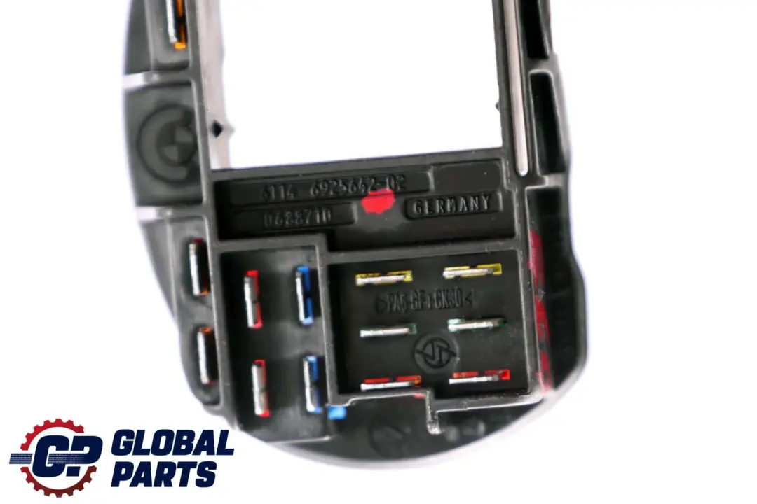 Reservesicherungstr?ger 6114 pour BMW 5 6 E60 E61 E63 à propos du numéro de pièce 6925642 BMW 5 6 E60 E61 E63 Reservesicherungstr?ger 6114 - SKU 6925642 - Numéro de pièce 6925642