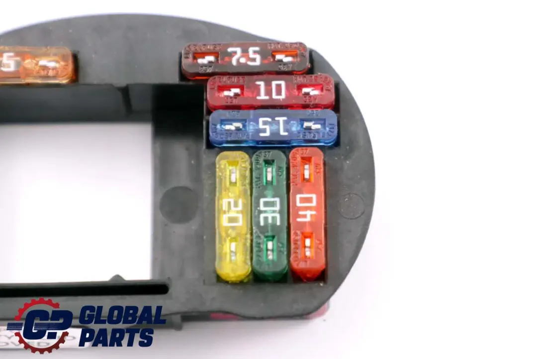 Riserva Portafusibili Alloggiamento per BMW E60 E61 E63 con numero di parte 6925642 BMW E60 E61 E63 Riserva Portafusibili Alloggiamento - SKU 6925642 - Numero di parte 6925642