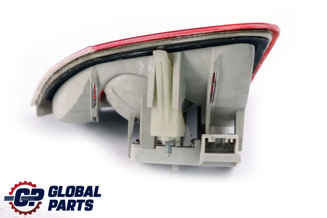 Hinten Rechts Lampe In Kofferraumklappe Heckklappe für BMW 5 E61 Touring mit Teilenummer 6925894 BMW 5 E61 Touring Hinten Rechts Lampe In Kofferraumklappe Heckklappe - SKU 6925894 - Teilenummer 6925894