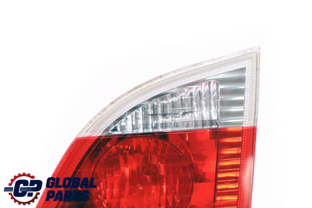 Lampe arrière droite dans le coffre hayon pour BMW 5 E61 Touring à propos du numéro de pièce 6925894 BMW 5 E61 Touring Lampe arrière droite dans le coffre hayon - SKU 6925894 - Numéro de pièce 6925894