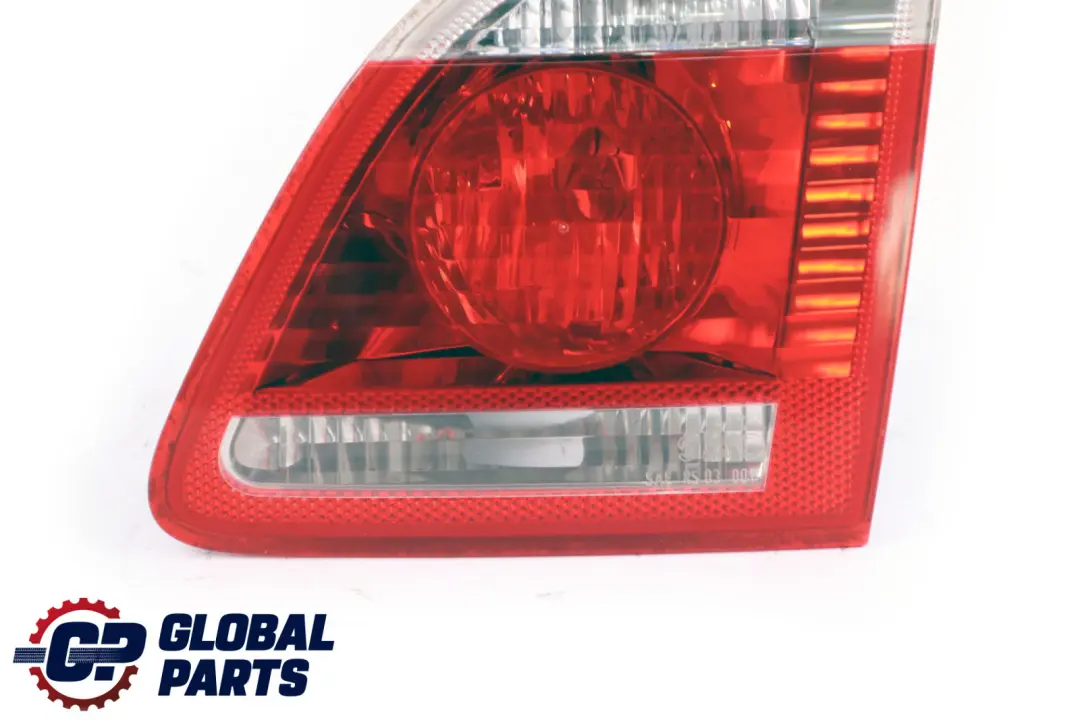 Luce posteriore destra nel portellone del bagagliaio per BMW 5 E61 Touring con numero di parte 6925894 BMW 5 E61 Touring Luce posteriore destra nel portellone del bagagliaio - SKU 6925894 - Numero di parte 6925894