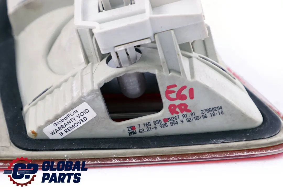 Lampe arrière droite dans le coffre hayon pour BMW 5 E61 Touring à propos du numéro de pièce 6925894 BMW 5 E61 Touring Lampe arrière droite dans le coffre hayon - SKU 6925894 - Numéro de pièce 6925894