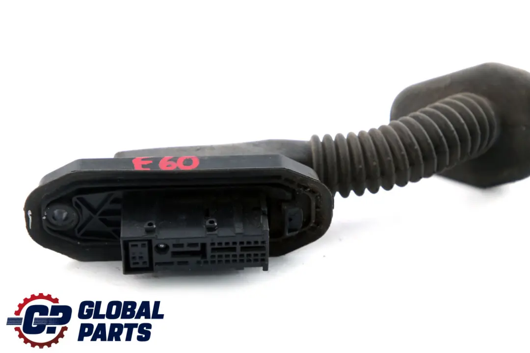 Cable equipe Cote Passager 6925937 pour BMW 5 E60 E61 à propos du numéro de pièce 6925936 BMW 5 E60 E61 Cable equipe Cote Passager 6925937 - SKU 6925936 - Numéro de pièce 6925936