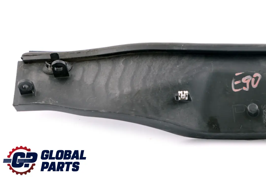Abschlusswand Riscaldamento Dx. per BMW E81 E82 E87 E90 E90N E91 E92 E93 LCI con numero di parte 6925974 BMW E81 E82 E87 E90 E90N E91 E92 E93 LCI Abschlusswand Riscaldamento Dx. - SKU 6925974 - Numero di parte 6925974