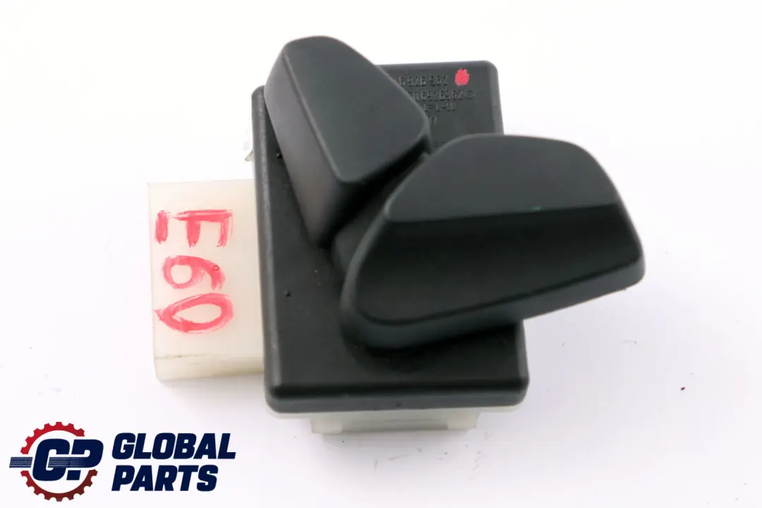 Interruptor Ajuste Asiento Delantero Derecho 6930048 para BMW E60 E61 con número de pieza 6926962 BMW E60 E61 Interruptor Ajuste Asiento Delantero Derecho 6930048 - SKU 6926962 - Número de pieza 6926962