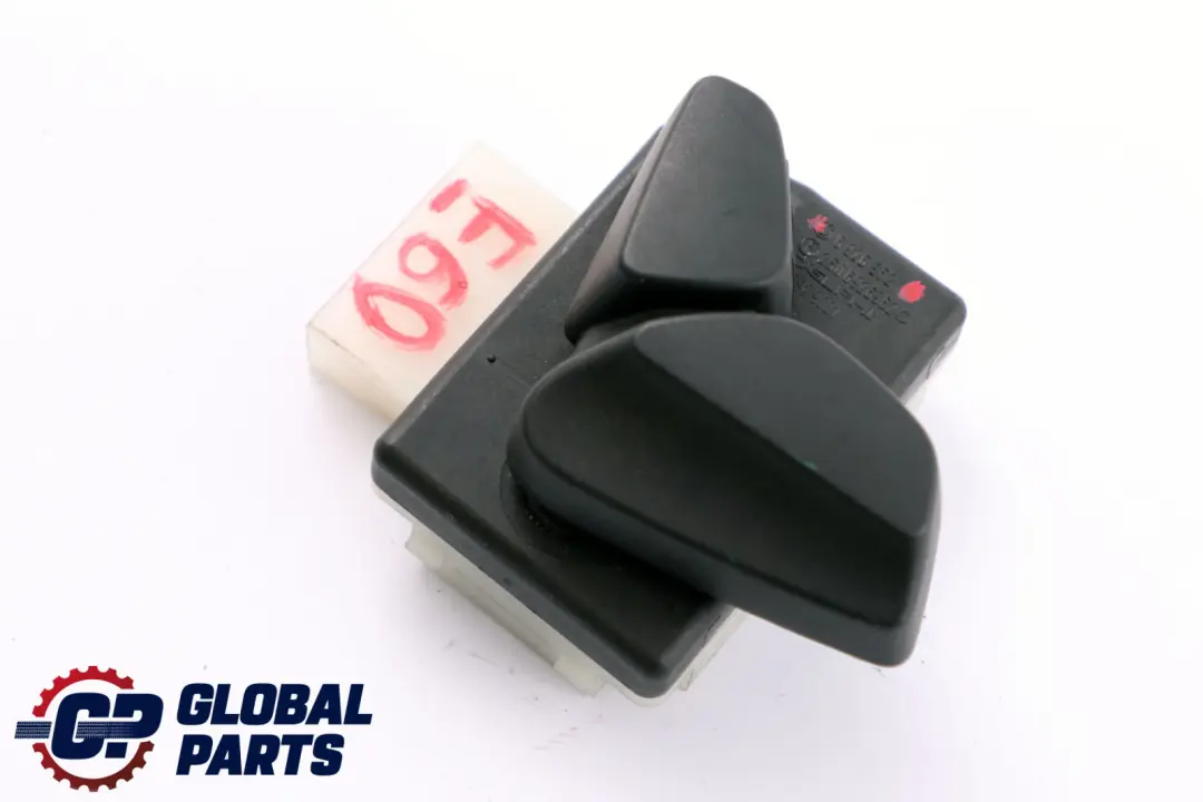 Interrupteur De Réglage De Siège Avant Droit 6930048 pour BMW E60 E61 à propos du numéro de pièce 6926962 BMW E60 E61 Interrupteur De Réglage De Siège Avant Droit 6930048 - SKU 6926962 - Numéro de pièce 6926962