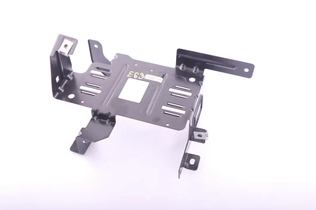 Supporto Montare Amplificatore/Modulo Video per BMW 6 E63 E64 con numero di parte 6927000 BMW 6 E63 E64 Supporto Montare Amplificatore/Modulo Video - SKU 6927000 - Numero di parte 6927000