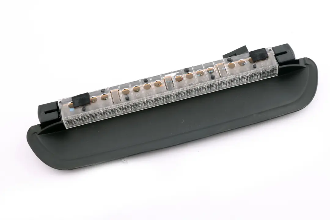 Freno trasero Tercera luz De freno para BMW E60 E60N LCI con número de pieza 6927018 BMW E60 E60N LCI Freno trasero Tercera luz De freno - SKU 6927018 - Número de pieza 6927018