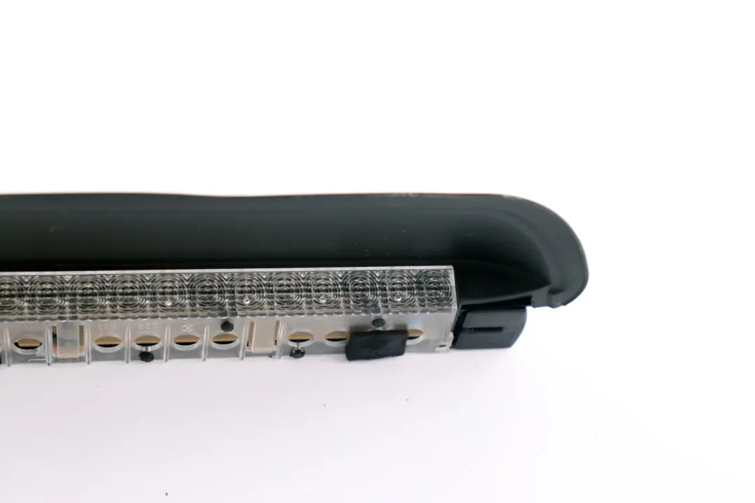 Dritte Bremsleuchte für BMW 5 er E60 E60N LCI mit Teilenummer 6927018 BMW 5 er E60 E60N LCI Dritte Bremsleuchte - SKU 6927018 - Teilenummer 6927018