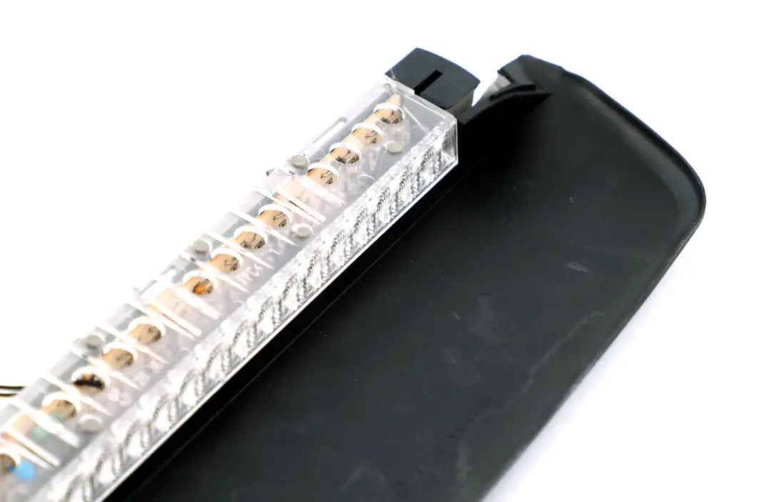 Trzecie Światło Stopu Tylne Szare do BMW E63 o numerze 6927567 BMW E63 Trzecie Światło Stopu Tylne Szare - SKU 6927567 - Numer Części 6927567