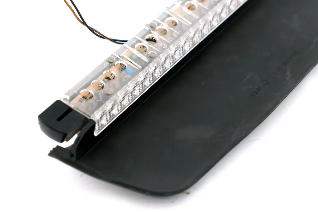 Feu stop arrière Himmelgrau Grey pour BMW E63 à propos du numéro de pièce 6927567 BMW E63 Feu stop arrière Himmelgrau Grey - SKU 6927567 - Numéro de pièce 6927567