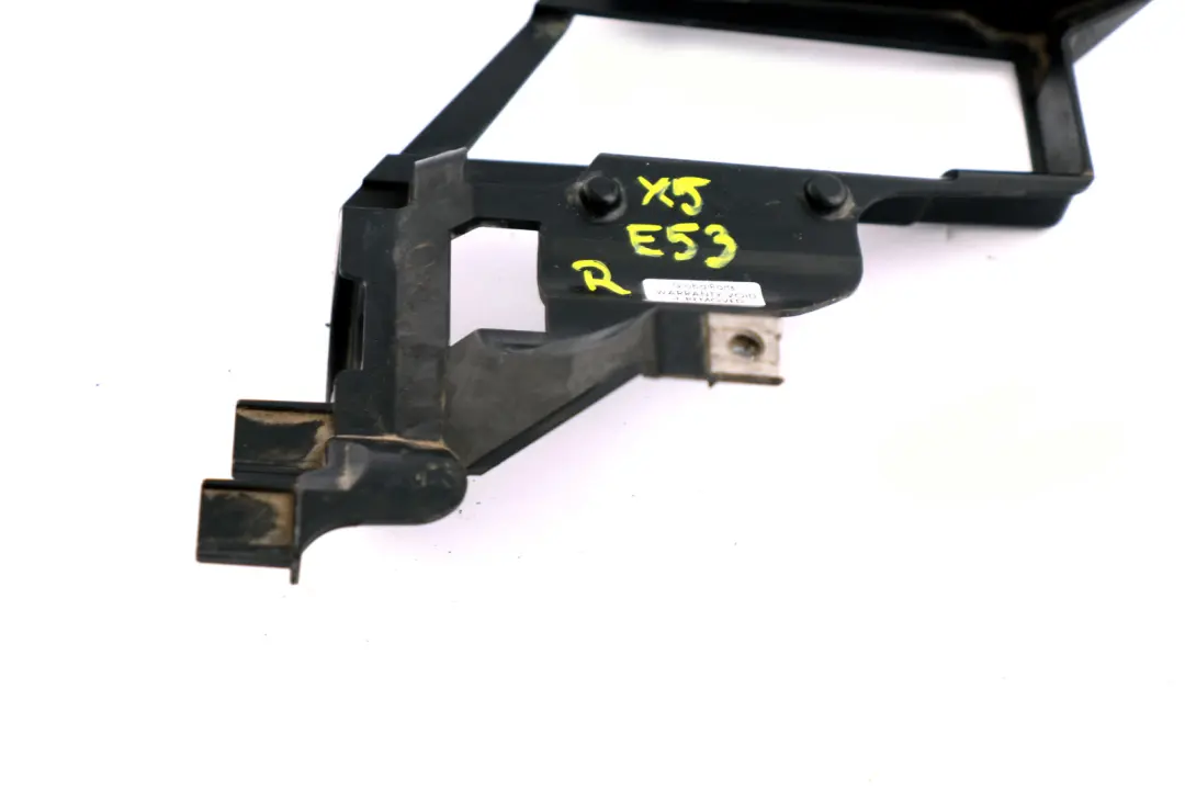 Supporto Montare Lampada Faro Anteriore Destro 224568 per BMW X5 E53 con numero di parte 6927798 BMW X5 E53 Supporto Montare Lampada Faro Anteriore Destro 224568 - SKU 6927798 - Numero di parte 6927798