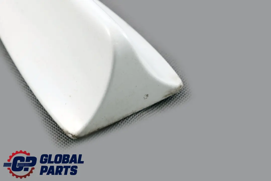 Empty Housing Exterior Cover Roof Antenna Shark Alpinweiss 3 to BMW 7 Series E65 with Part number 6927820 BMW 7 Series E65 Empty Housing Exterior Cover Roof Antenna Shark Alpinweiss 3 - SKU 6927820-AW - Part number 6927820