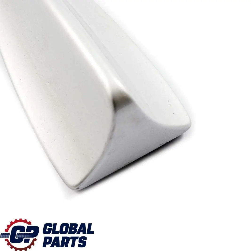 Vuoto Alloggiamento Esterna Tetto Antenna Titansilber Argento per BMW E65 con numero di parte 6927820 BMW E65 Vuoto Alloggiamento Esterna Tetto Antenna Titansilber Argento - SKU 6927820-TS - Numero di parte 6927820